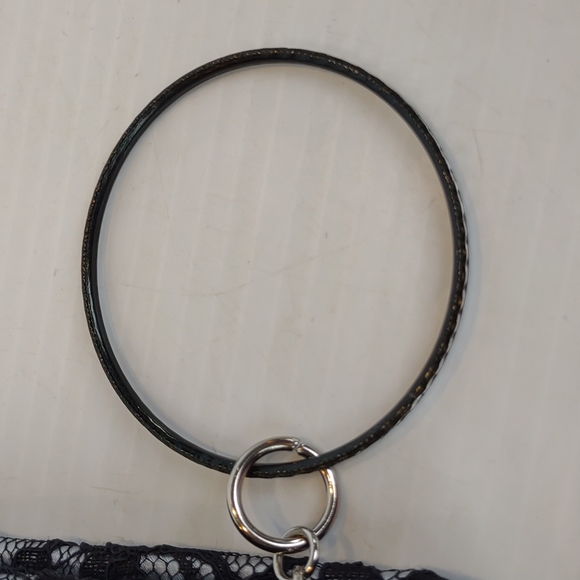 La Rue Black Floral Lace Over Silver Satin Sparkling Bangle Zip Wristlet/Clutch - Picture 7 of 14